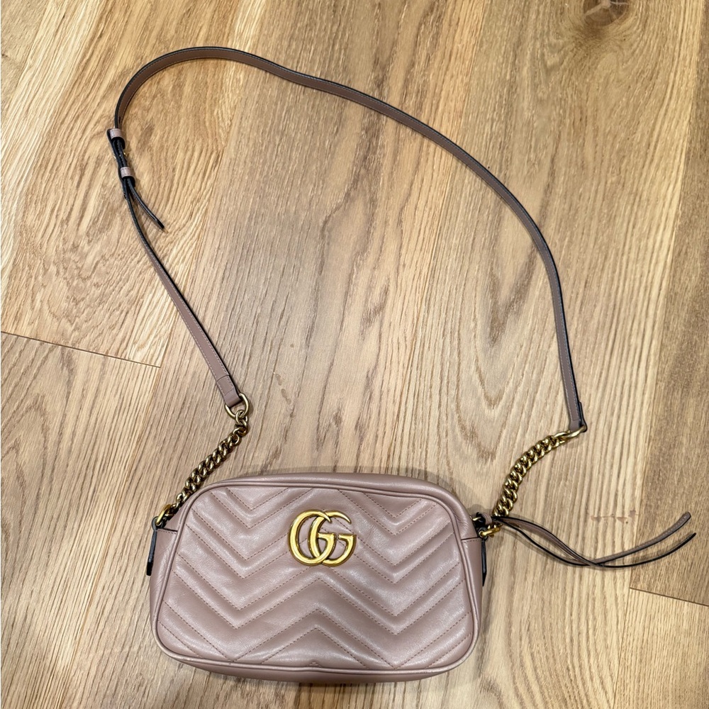 Gucci beige marmont small camera bag